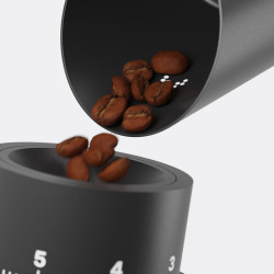 Subminimal Subscale  - cyfrowy kubek dozujący