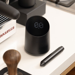 Subminimal Subscale  - cyfrowy kubek dozujący